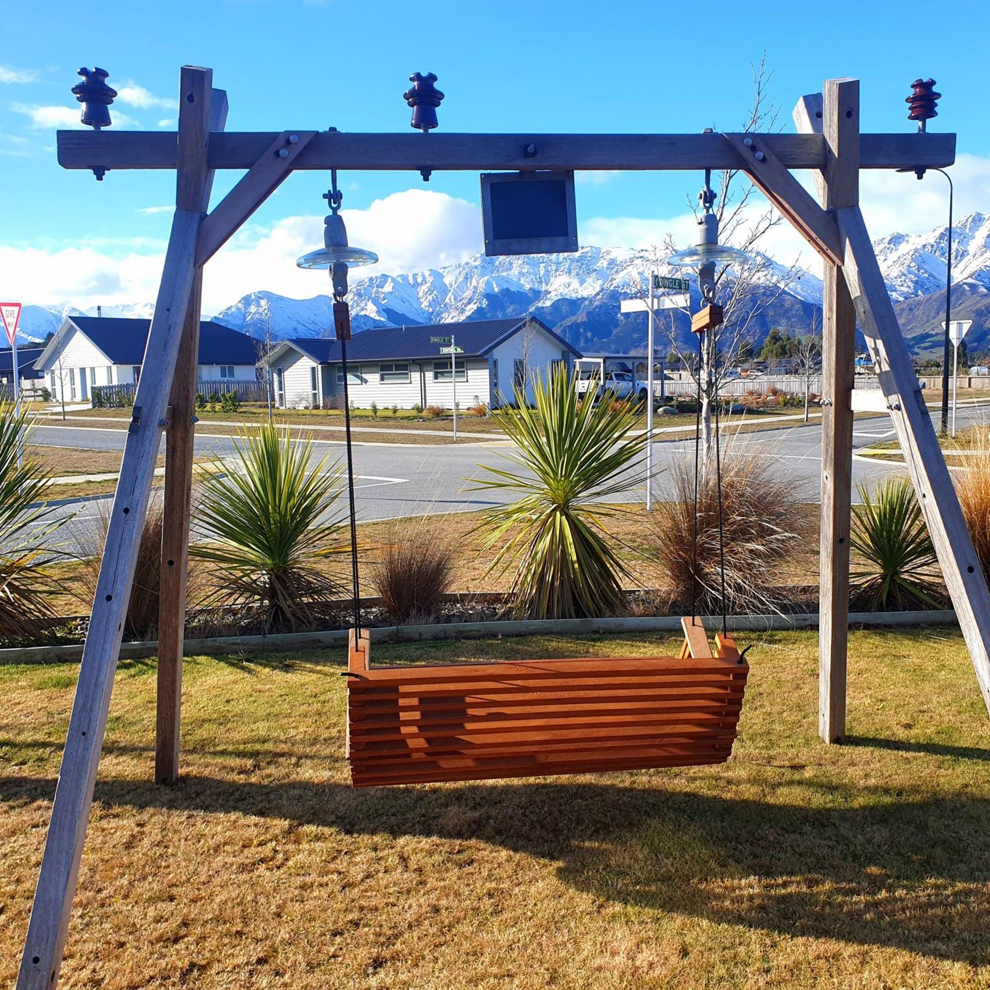 Hawea Heaven: Superking Beds + Hot Tub + Mountain Villa Уанака Екстериор снимка